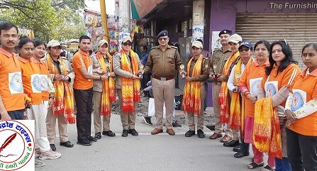 एक समाज श्रेष्ठ समाज संस्था ने महिला दिवस के अवसर पर महिला ट्रैफिक पुलिसकर्मियों को सम्मानित किया !