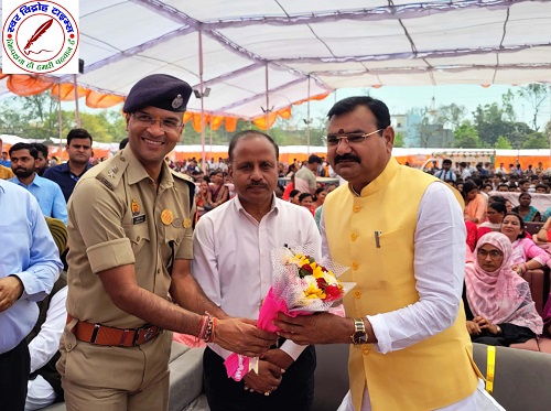 उत्तर प्रदेश सरकार की सेवा, सुरक्षा और सुशासन नीति की 8 वीं वर्षगांठ पर जनपद पीलीभीत में जागरूकता कार्यक्रम आयोजित !