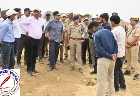 CM योगी के महराजगंज दौरे की तैयारी का निरीक्षण ! रोहिन बैराज के उद्घाटन कार्यक्रम को लेकर DM-SP ने लिया कार्यक्रम स्थल का जायजा !