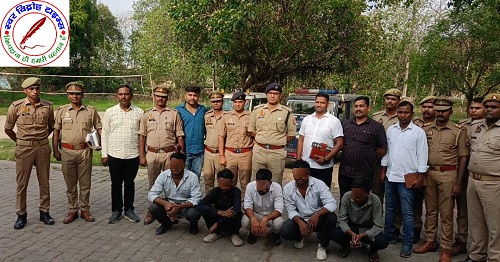 25 लाख के जेवर की लूट का पुलिस ने किया पर्दाफाश ! पांच लूटेरो को पुलिस ने गिरफ्तार कर भेजा सलाखों के पीछे लूट का सारा माल बरामद ! राजघाट पुलिस, स्वाट टीम और एसओजी टीम के संयुक्त प्रयास से पकड़े गए लूटेरे ! SP सिटी अभिनव त्यागी और सीओ कोतवाली ओंकार दत्त तिवारी ने प्रेस वार्ता कर दी जानकारी !