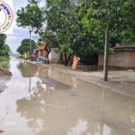 फरेंदा क्षेत्र पोखरभिन्डा में परेशानी बारिश के कारण सड़क पर जलजमाव, लोगों को परेशानी !