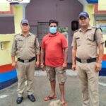 61 पाउच लगभग 45 लीटर अवैध कच्ची शराब के साथ अभियुक्त गिरफ्तार !