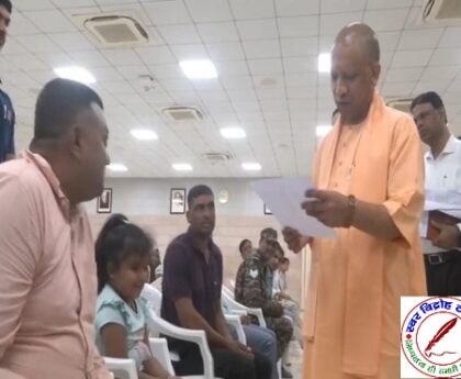 "प्लीज़... मेरा स्कूल में एडमिशन करा दीजिए", सीएम योगी से मासूम बच्ची की गुहार, मुस्कुराकर दिया दिल जीतने वाला जवाब !