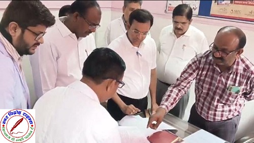 DM ने किया जिला अस्पताल महाराजगंज का आकस्मिक निरीक्षण, व्यवस्थाओं में सुधार के दिए निर्देश !