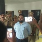 13 दिनो से बिजली की अघोषित कटौती से क्षुब्ध रहवासियो टेंट लगा कर ग्रामीण सड़क पर बैठे !