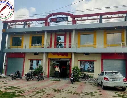 नाबालिक के साथ युवक एस पैलेस के रूम में गए पकड़े ! परिवार के साथ सूचना पर पहुंची थी पुलिस !