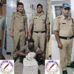 अवैध गतिविधियों में संलिप्त 06 व्यक्तियों को नैनीताल पुलिस ने किया गिरफ्तार, 303 पाउच, 158 पव्वे अवैध शराब बरामद ! SOG ने सार्वजनिक स्थान पर सट्टे की खाई- बाड़ी करते एवं टेंट हाउस में अवैध रूप से लोगों को शराब पिलाते 02 को किया गिरफ्तार ! बनभूलपुरा, रामनगर व भवाली पुलिस ने 04 तस्करों को अवैध शराब के साथ किया गिरफ्तार !
