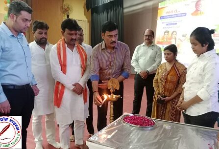 जिलाधिकारी ने हर घर तिरंगा कार्यक्रम का शुभारंभ दीप प्रज्वलित कर किया !