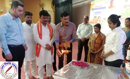 जिलाधिकारी ने हर घर तिरंगा कार्यक्रम का शुभारंभ दीप प्रज्वलित कर किया !