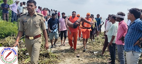 गंगा में नहाने गए पांच, युवक दो को बचाया तीन की डूबने से मौत !