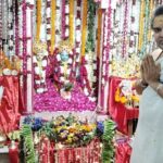 कन्हैया जी कि छठी धूम धाम से मनाई गई ! जय कन्हैया लाल कि गूंजा जयघोष, भजन कीर्तन का हुआ आयोजन ! महिला श्रद्धालुओ ने सोहर गाकर कन्हैया जी के छठी का मनाई जश्न !