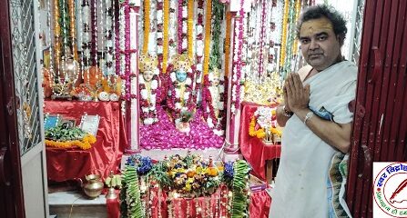 कन्हैया जी कि छठी धूम धाम से मनाई गई ! जय कन्हैया लाल कि गूंजा जयघोष, भजन कीर्तन का हुआ आयोजन ! महिला श्रद्धालुओ ने सोहर गाकर कन्हैया जी के छठी का मनाई जश्न !