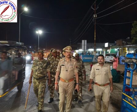 विंध्याचल थाना प्रभारी वेद प्रकाश पांडेय ने फुट पेट्रोलिंग कर दिलाया सुरक्षा का विश्वाश ! नवरात्र के पर्व में थाना विंध्याचल पुलिस (RPF) के द्वारा फूट पैट्रोलिंग गश्त !