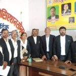डिस्ट्रिक्ट बार एसोसिएशन वेलफेयर ट्रस्ट अपने सभी सदस्यों को काला कोट पेंट नि:शुल्क देगा ! डी बी ए को विकास कार्य हेतु ग्यारह रुपए का दान मिला !