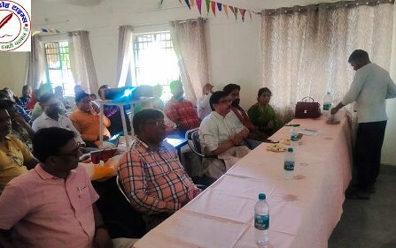 प्रधानमंत्री के जन्मदिन पर विधायक ने मरीज़ों में फल वितरण किया !