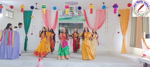 विंध्य गुरुकूल कॉलेज में नवरात्रि डांडिया गरबा का आयोजन ! छात्राओं ने नव दुर्गा के रूपों की भव्य प्रस्तुति कर मनमोहा !