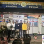 सहजनवां पुलिस ने हत्या के प्रयास के आरोप में पांच गिरफ्तार, एक बाल अपचारी अभिरक्षा में !