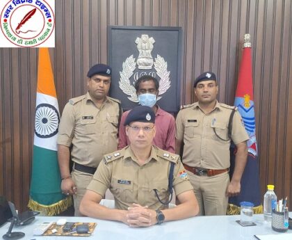 मुख्यमंत्री धामी के नशा मुक्त उत्तराखंड अभियान को SSP मणिकांत मिश्रा की बड़ी सफलता से मजबूती ! SSP मणिकांत मिश्रा का नशा तस्करों पर करारा प्रहार — 45 लाख से अधिक कीमत का गांजा बरामद, शातिर तस्कर गिरफ्तार ! 163 पैकेटों में भरा 162.05 किलो गांजा बरामद, चावल की बोरियों के नीचे छुपाकर किया जा रहा था परिवहन ! एक कैन्टर वाहन सीज, आरोपी गिरफ्तार ! लोहियापुल पर पुलिस की बड़ी कार्यवाही !