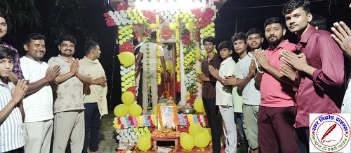 धूमधाम से मनाया गया हनुमान जन्मोत्सव ! देर रात तक हुआ विविध आयोजन ! जय श्री राम जय हनुमान के जयघोष से गुंजयमान हो रहा था मंदिर परिसर !