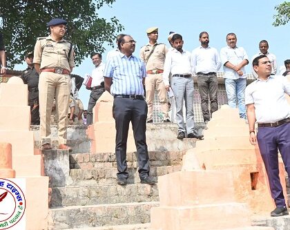 DM एवं SP महाराजगंज द्वारा छठ महा पर्व के दृष्टिगत सदर क्षेत्र के छठ घाटों का किया गया निरीक्षण !