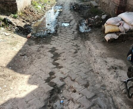 ग्राम रसूलपुर में विकास कार्यों की खुल रही पोल, सड़क और नाली क्षतिग्रस्त, मलाई काट रहे जिम्मेदार !