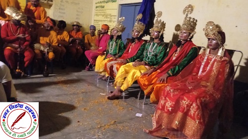चारों भाइयों का मिलन देख नयन हुए सजल ! प्राचीन रामलीला समिति के भरत मिलाप का हुआ आयोजन ! अवधपुरी सुख दिन राम रघुनंदन आए, इतना सुनत भरत उठी धाए पाय न दर्शन पाय राम रघुनंदन आए, सुन दर्शक हुए भाव विभोर !
