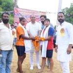 भरत मिलाप पर विशाल दंगल का आयोजन ! हाजीपुर चीनी पहलवान वाराणसी राजातालाब के लक्कड़ पहलवान के बीच 51 हजार की कुश्ती बराबरी पर छुटी !