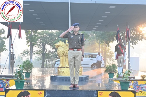 "साप्ताहिक परेड का आयोजन !" पुलिस अधीक्षक ने ली परेड की सलामी ! पुलिसकर्मियों को शारीरिक फिटनेस और मधुर व्यवहार के दिए निर्देश ! रिक्रूटों के प्रशिक्षण / समस्याओं से हुए रूबरू, पुलिस लाइन का किया निरीक्षण !