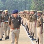 महाराजगंज साप्ताहिक परेड का आयोजन ! पुलिस अधीक्षक ने ली परेड की सलामी ! पुलिसकर्मियों को शारीरिक फिटनेस और मधुर व्यवहार के दिए निर्देश ! रिक्रूटों के प्रशिक्षण / समस्याओं से हुए रूबरू, पुलिस लाइन का किया निरीक्षण !