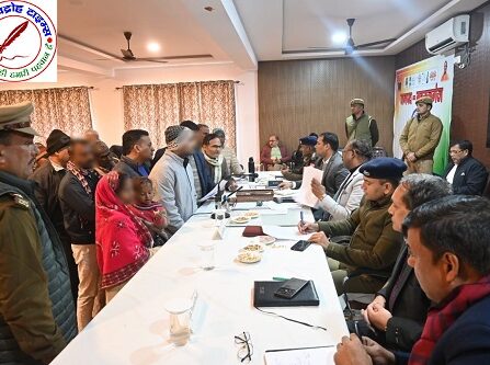 सम्पूर्ण समाधान दिवस के अवसर पर तहसील फरेंदा में DM व SP महाराजगंज द्वारा संयुक्त रुप से सुनी गयी जनता की शिकायत !