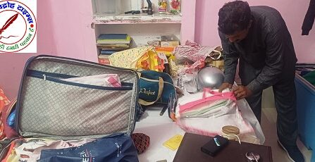 चोरों ने रेलवे कॉलोनी में खंगाला GRP दरोगा का घर ! उड़ाया पचास हजार ! मोहल्ले में दहशत ! जब दरोगा का घर सुरक्षित नहीं तो आम नागरिक कि क्या करेंगें सुरक्षा !