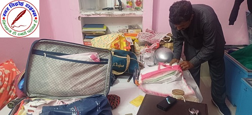 चोरों ने रेलवे कॉलोनी में खंगाला GRP दरोगा का घर ! उड़ाया पचास हजार ! मोहल्ले में दहशत ! जब दरोगा का घर सुरक्षित नहीं तो आम नागरिक कि क्या करेंगें सुरक्षा !