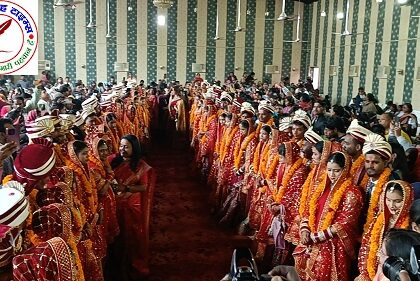 गोरखपुर में सामूहिक विवाह, 51 जोड़े सात फेरों में बंधे, नवदंपतियों को मिला सामाजिक संबल !