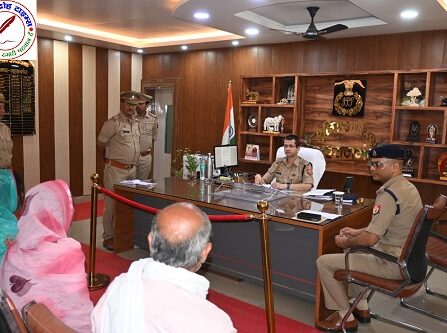 SP शक्ति मोहन अवस्थी ने की जनसुनवाई, शिकायतों के समयबद्ध निस्तारण के दिए निर्देश !