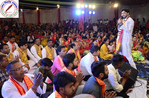 हनुमान जन्मोत्सव पर सालासर बालाजी महाराज भजन संध्या मे जमकर झूमें श्रद्धालु !